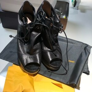 Fendi peep toe leather shoes